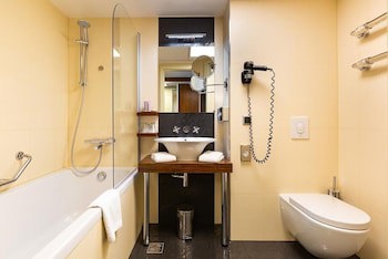 Avalon Hotel & Conferences