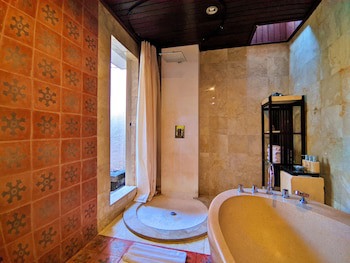 Barong Resort And Spa
