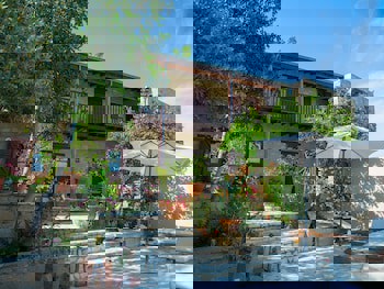 Eveleos Country House