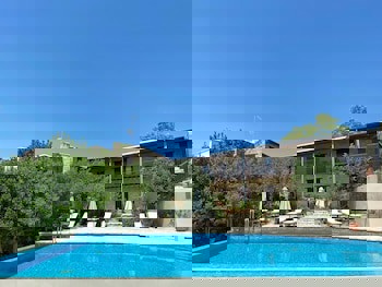 Eveleos Country House