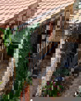 Eveleos Country House