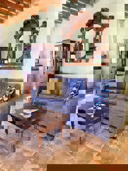 Eveleos Country House