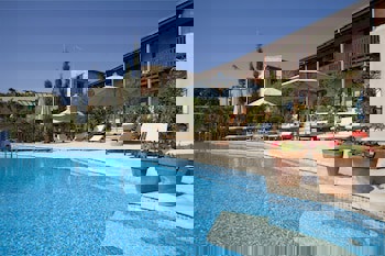 Eveleos Country House