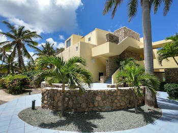 The Palms At Pelican Cove