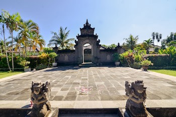 Aneka Lovina Villas And Spa
