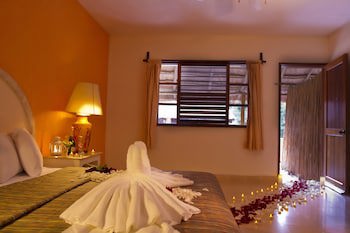 Chicanna Ecovillage