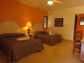 Chicanna Ecovillage