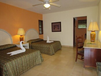 Chicanna Ecovillage
