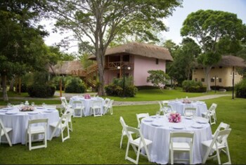Chicanna Ecovillage