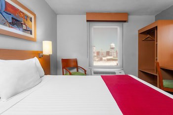 City Express By Marriott Celaya Parque