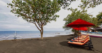 Bali Taman Beach Resort & Spa - Lovina