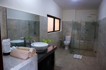 Bali Taman Beach Resort & Spa - Lovina