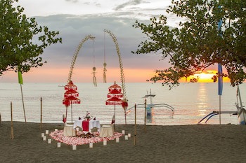 Bali Taman Beach Resort & Spa - Lovina