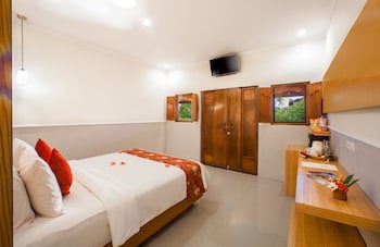 Bali Taman Beach Resort & Spa - Lovina