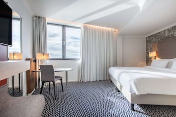 Radisson Blu Waterfront Hotel, Jersey