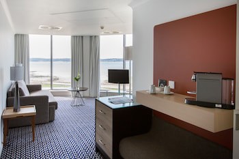 Radisson Blu Waterfront Hotel, Jersey
