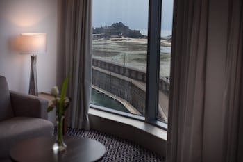 Radisson Blu Waterfront Hotel, Jersey