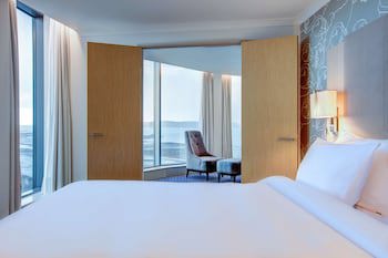 Radisson Blu Waterfront Hotel, Jersey