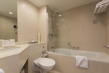 Radisson Blu Waterfront Hotel, Jersey