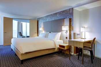 Radisson Blu Waterfront Hotel, Jersey