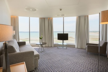 Radisson Blu Waterfront Hotel, Jersey