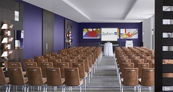 Radisson Blu Waterfront Hotel, Jersey