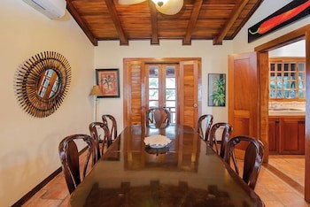 Hotel Villas Lirio