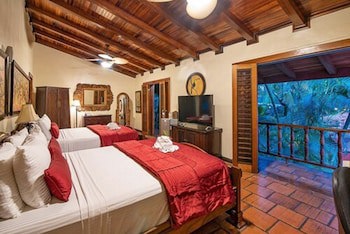 Hotel Villas Lirio