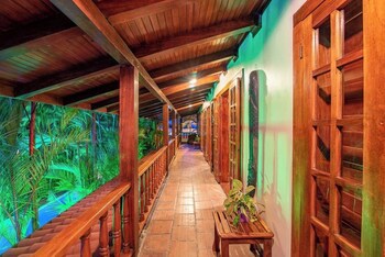Hotel Villas Lirio