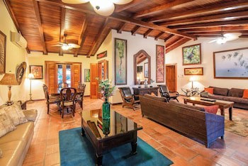 Hotel Villas Lirio