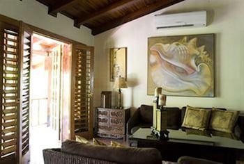 Hotel Villas Lirio
