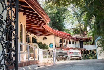 Hotel Villas Lirio