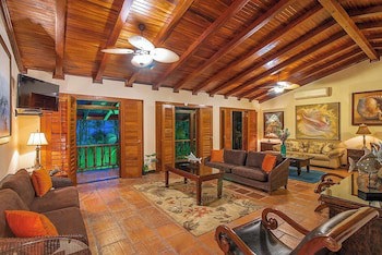 Hotel Villas Lirio
