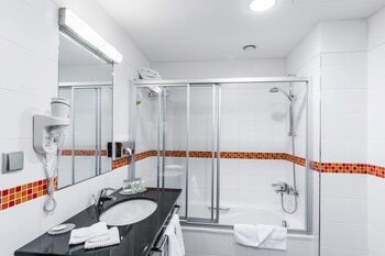 Courtyard By Marriott Pilsen