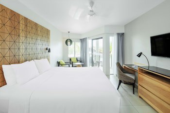 Radisson Blu Resort Fiji Denarau Island
