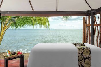 Radisson Blu Resort Fiji Denarau Island