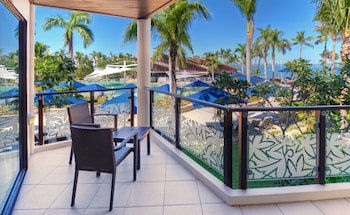 Radisson Blu Resort Fiji Denarau Island