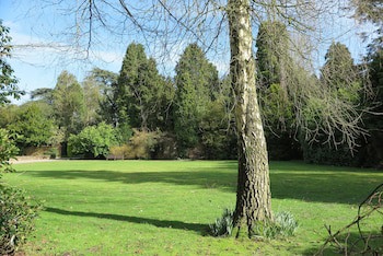 Burn Hall Hotel