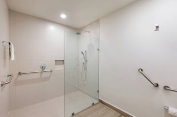 Courtyard By Marriott Cancun Airport
