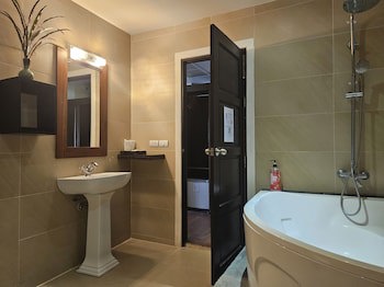 Cinnamon Beach Villas