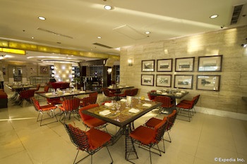 Crown Regency Hotel And Towers