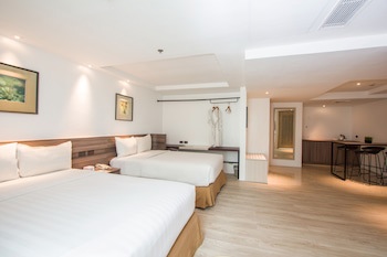 Crown Regency Hotel And Towers