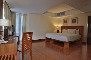 Crown Regency Hotel And Towers