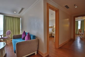 Crown Regency Hotel And Towers