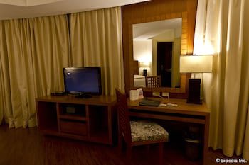 Crown Regency Hotel And Towers