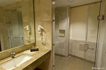 Crown Regency Hotel And Towers