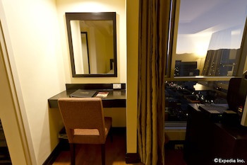 Crown Regency Hotel And Towers
