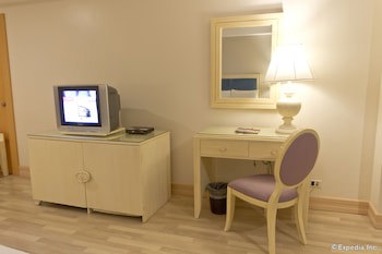 Crown Regency Hotel And Towers
