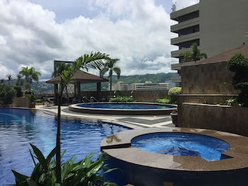 Crown Regency Hotel And Towers