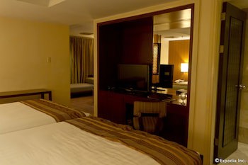 Crown Regency Hotel And Towers